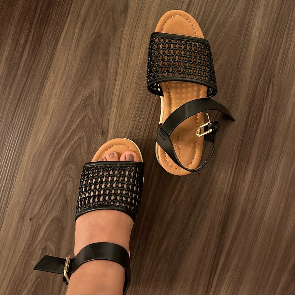 Black Universal Thread Shoes - image 1